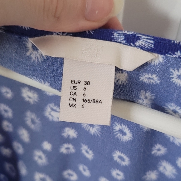 H&M blouse - Picture 3 of 4